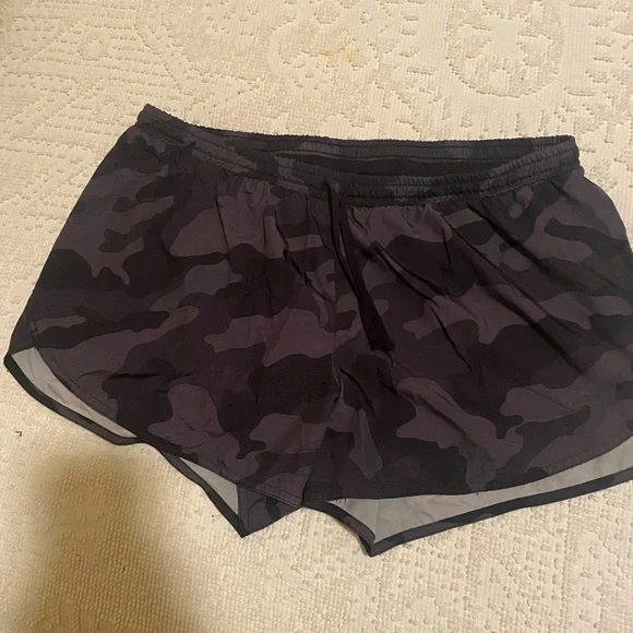 Old Navy Black and Green Athletic Shorts Lightweight Moisture-Wicking Size L - Picture 5 of 10